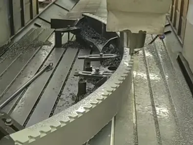 Ügyfél által meghatározott testreszabás: Fogaskerekek CNC portálos marása – Hogyan fejleszti folyamatosan a Tangshan Yuexin gépek a precíziós megmunkálást